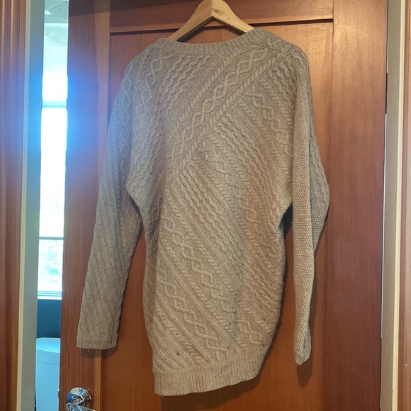 BCBG MAX AZRIA sweater - Picture 2 of 2